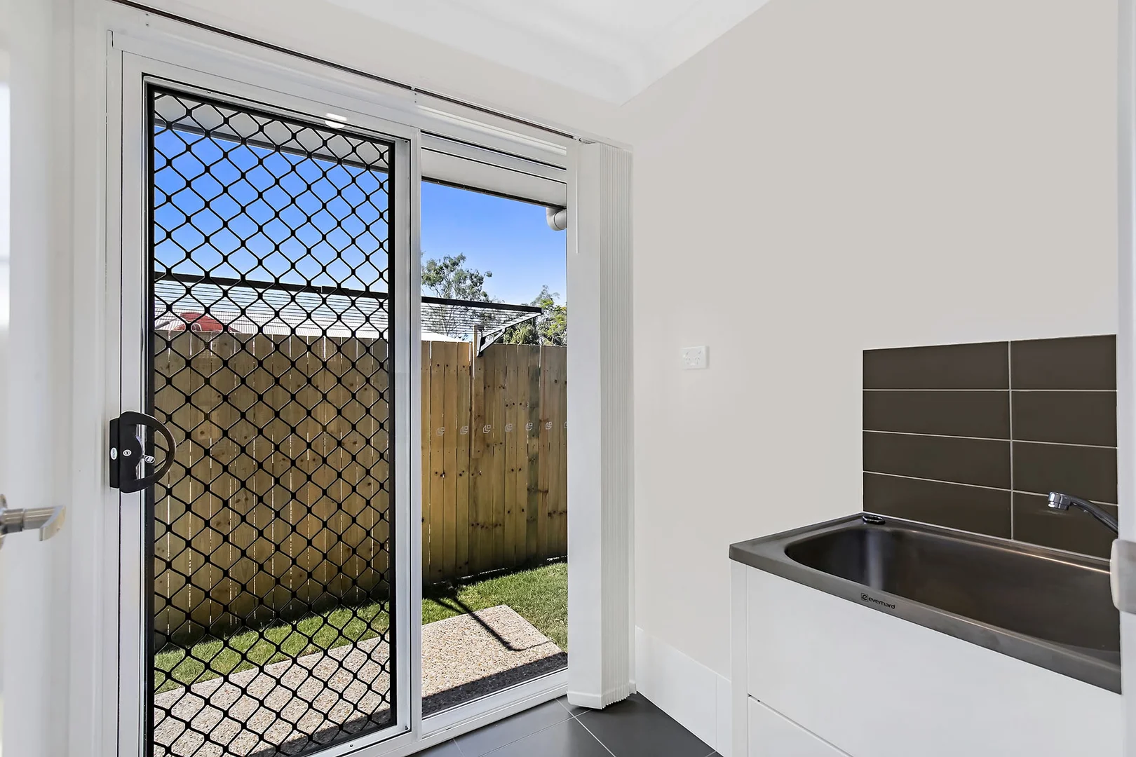 Additional image 13 of 14 Daintree Court, Park Ridge QLD 4125