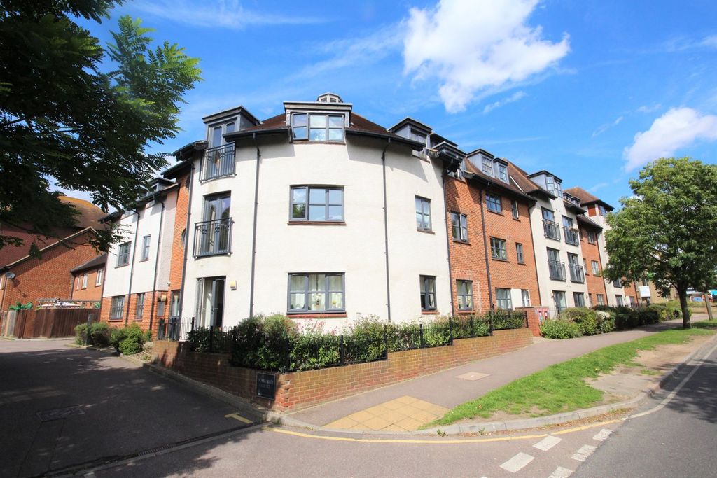 Additional image 13 of 2 bed flat for saleDunkerley Court, Birds Hill, Letchworth Garden City SG6