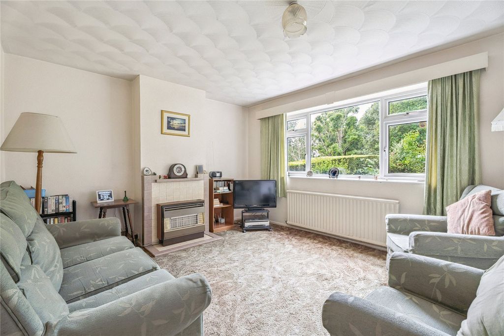 Additional image 3 of 4 bed semi-detached house for saleDellfield Close, Berkhamsted, Hertfordshire HP4