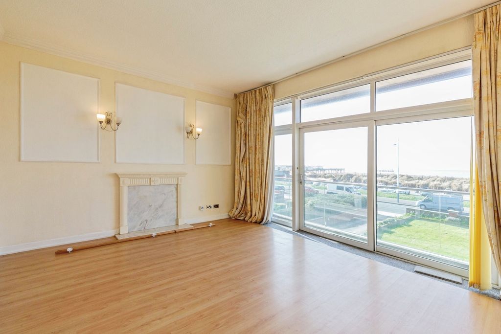 Additional image 3 of 3 bed flat for saleNorth Promenade, Lytham St. Annes, Lancashire FY8