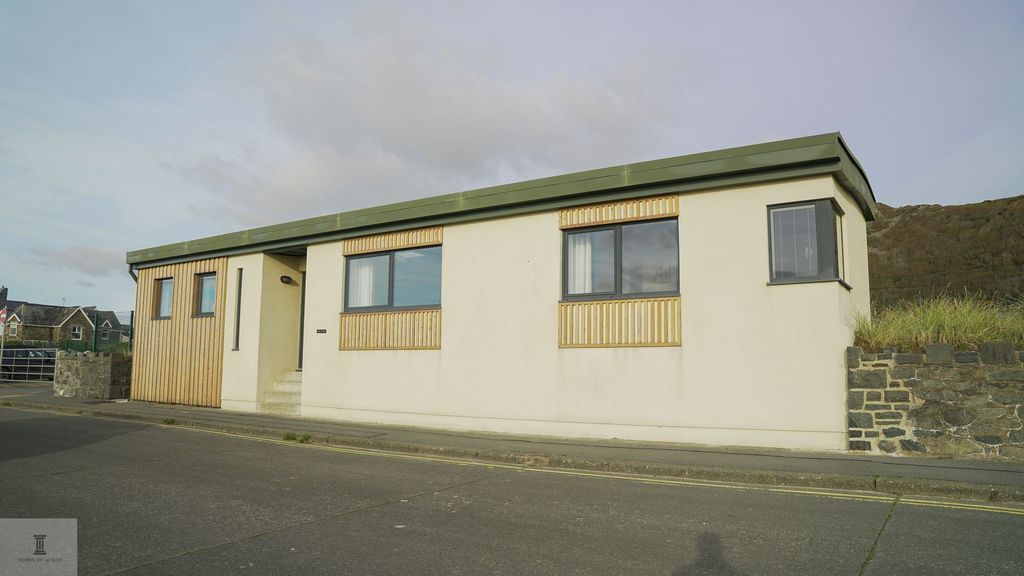 Additional image 5 of 1 bed property for saleHafan Y Traeth, Marine Parade, Barmouth LL42