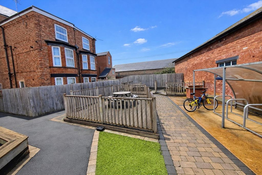 Additional image 5 of 1 bed flat for saleOswald Road, Oswestry SY11