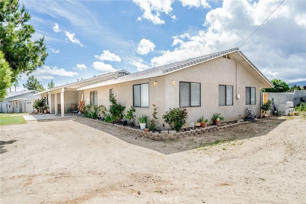 9980 Johnson Rd, Phelan, CA 92371 photo 2