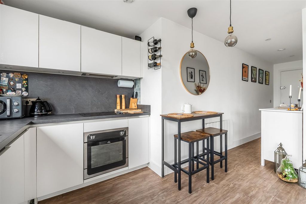 Additional image 10 of 1 bed flat for saleThe Street, Ashtead KT21
