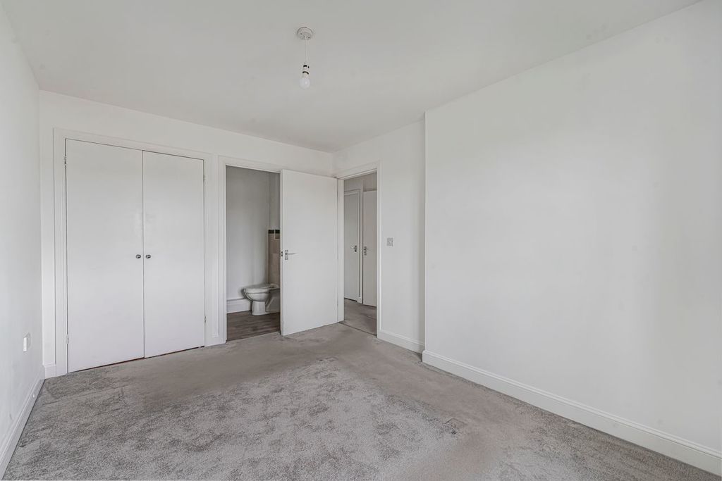 2 bed flat for saleBeaconsfield Road, Bexley DA5 photo 5