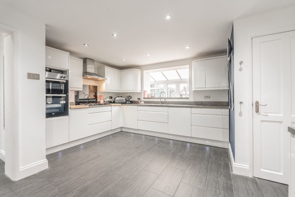 Additional image 13 of 5 bed detached house for saleGravel Hill Close, Bexleyheath, Kent DA6