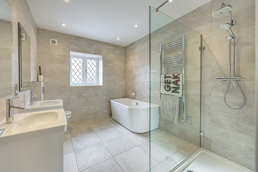 Additional image 22 of 5 bed detached house for saleSwale Road, Benfleet SS7