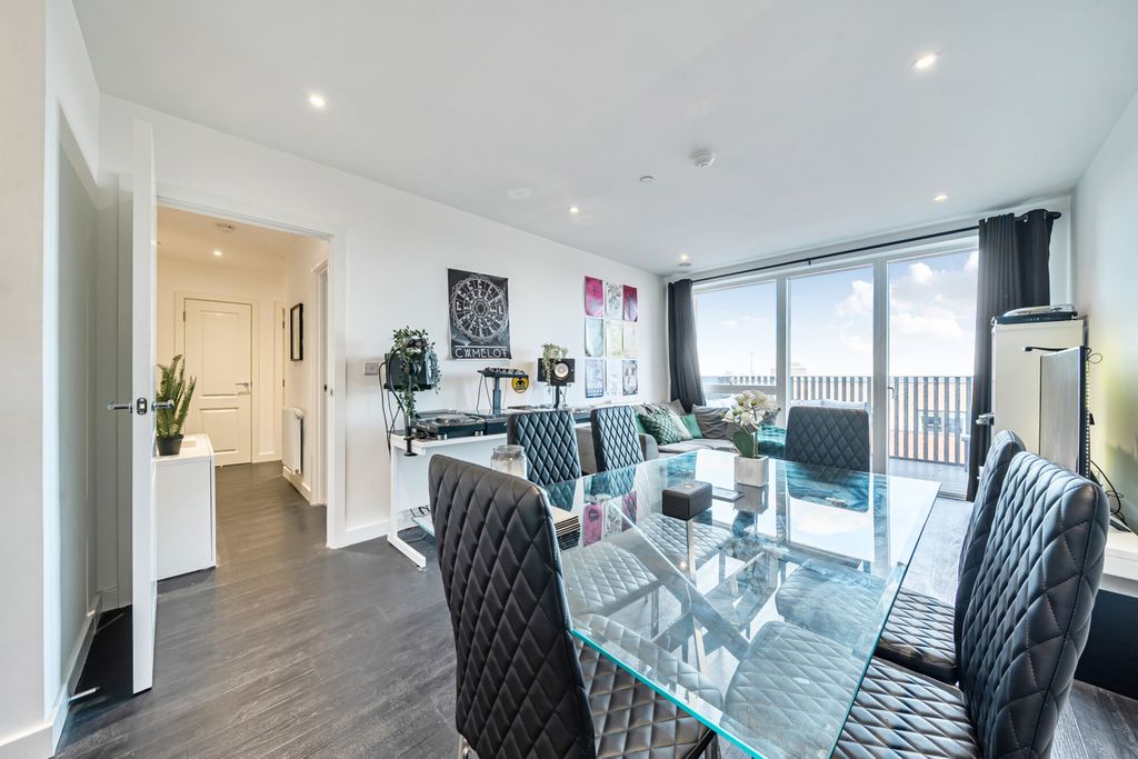 Additional image 14 of 2 bed flat for saleRegal Walk, Bexleyheath DA6