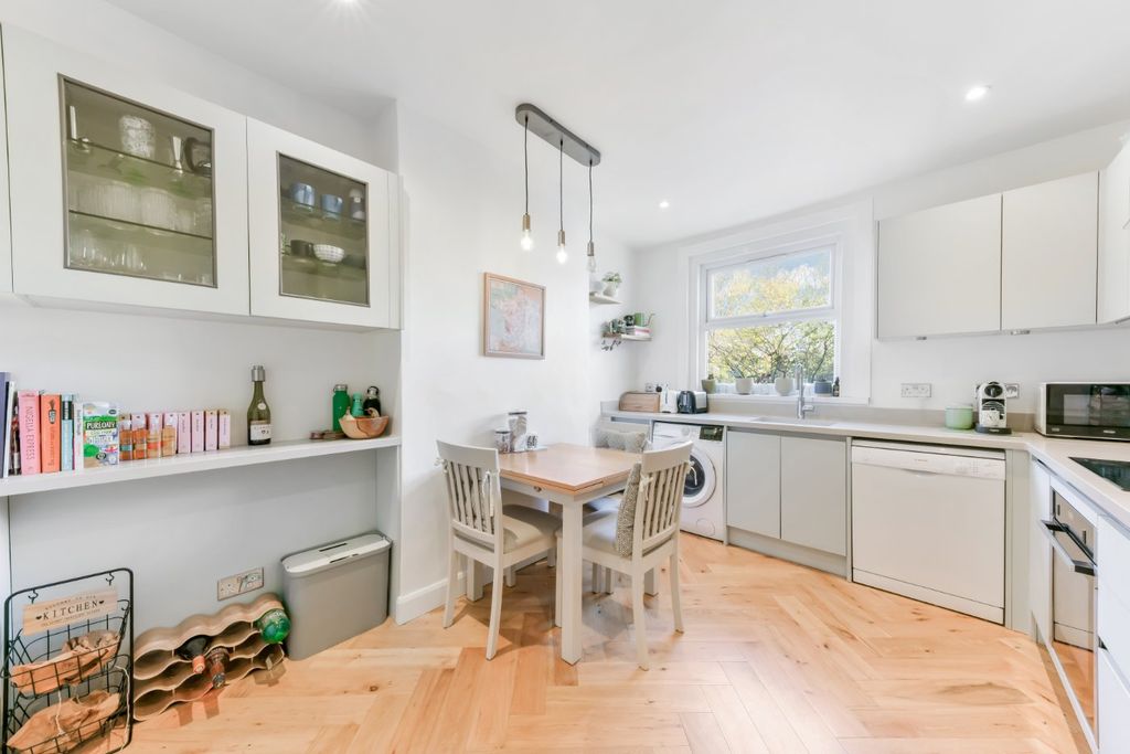 2 bed maisonette for saleRavenscroft Road, Beckenham BR3