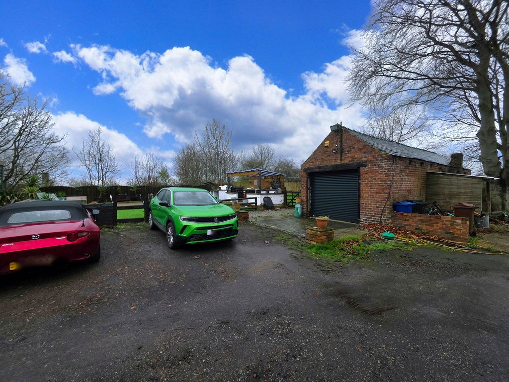 Additional image 32 of 5 bed detached house for saleLund Hill Lane, Royston, Barnsley S71