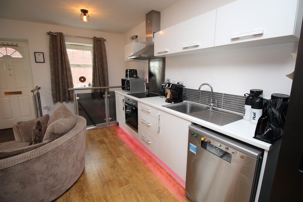 Additional image 4 of 3 bed flat for saleBarnsley Road, Wombwell, Barnsley S73