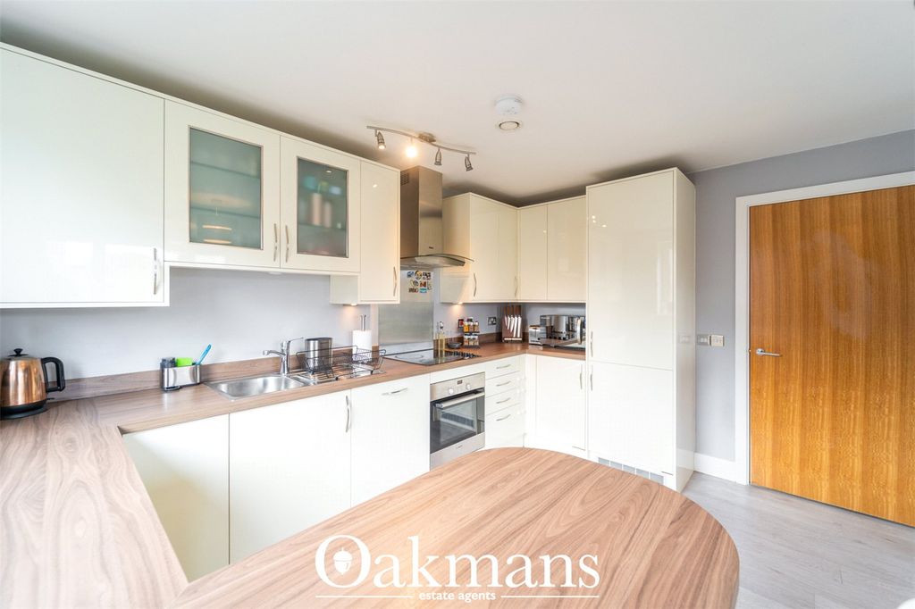 Additional image 8 of 2 bed flat for saleBell Barn Road, Birmingham, West Midlands B15