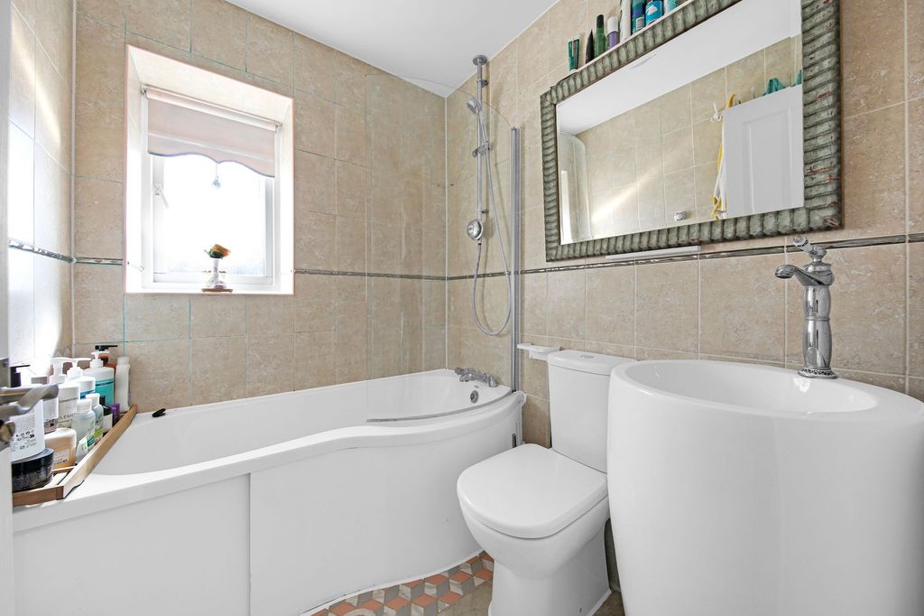 Additional image 11 of 3 bed semi-detached house for saleWaterside Close, Barking IG11