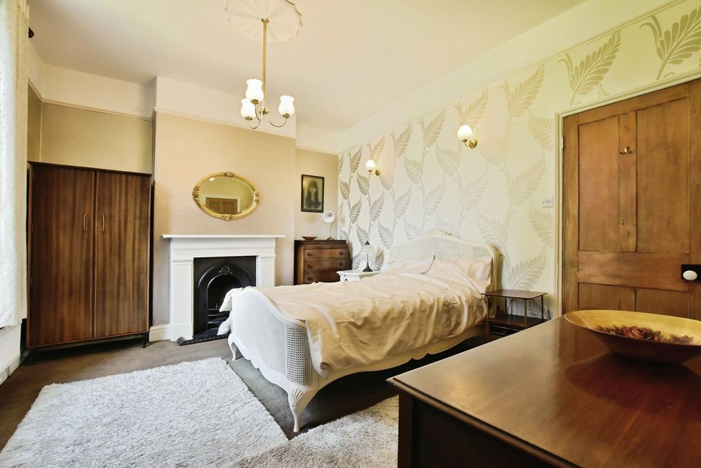 Additional image 5 of 2 bed end terrace house for saleOsbourne Place, Altrincham WA14