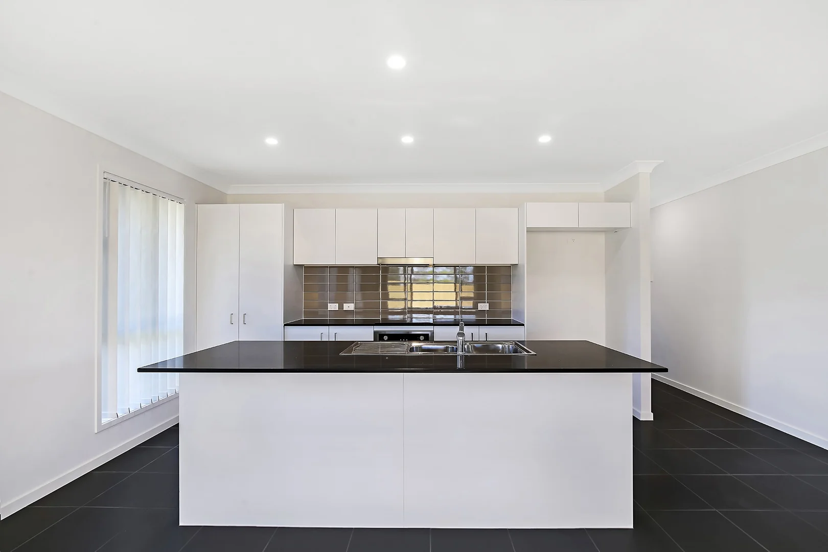 Additional image 4 of 14 Daintree Court, Park Ridge QLD 4125