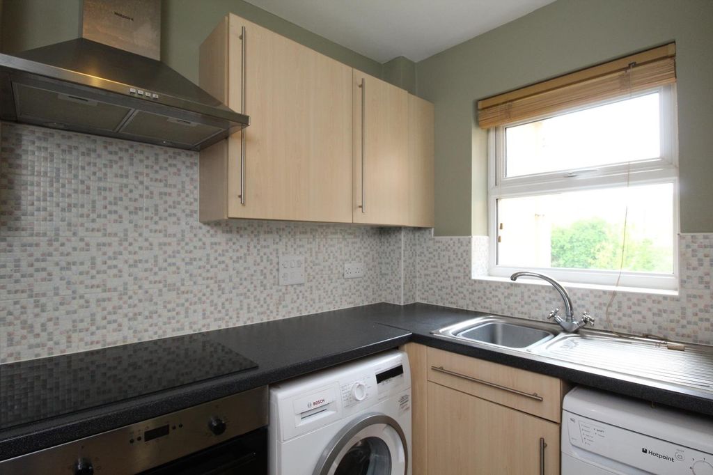 Additional image 3 of 2 bed flat for saleWhitehall Drive, Leeds, West Yorkshire LS12