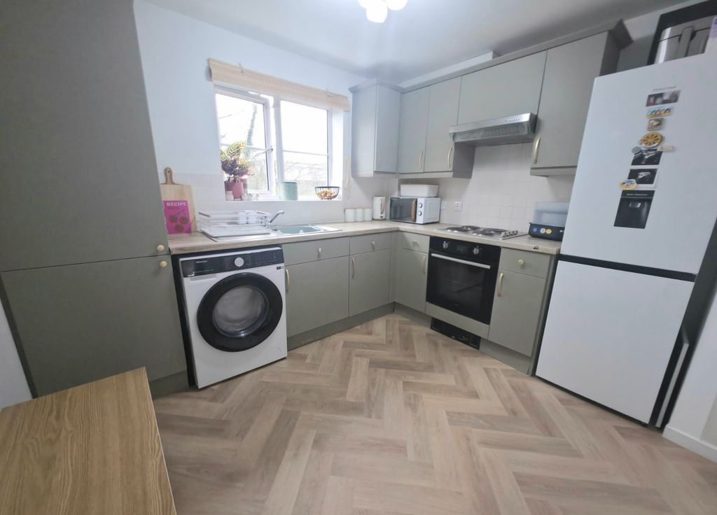2 bed flat for saleThe Waterfront, Exhall, Coventry, Warwickshire CV7 photo 5