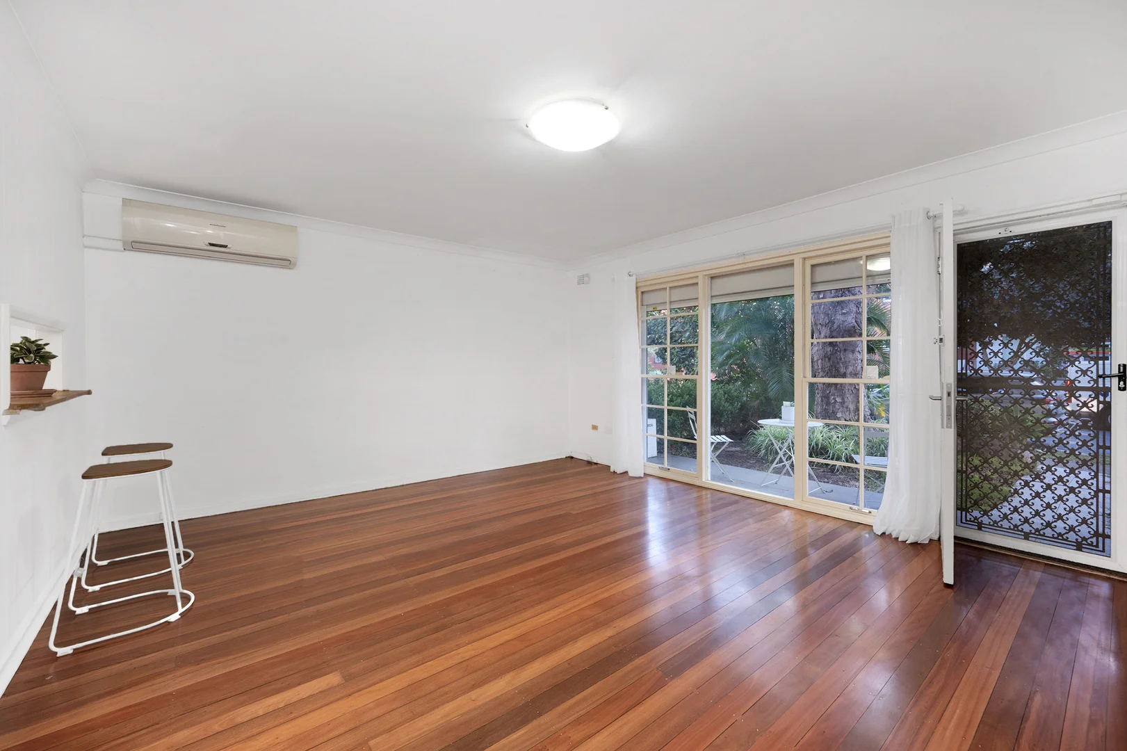 Additional image 4 of 16 Unsted Crescent, Hillsdale NSW 2036