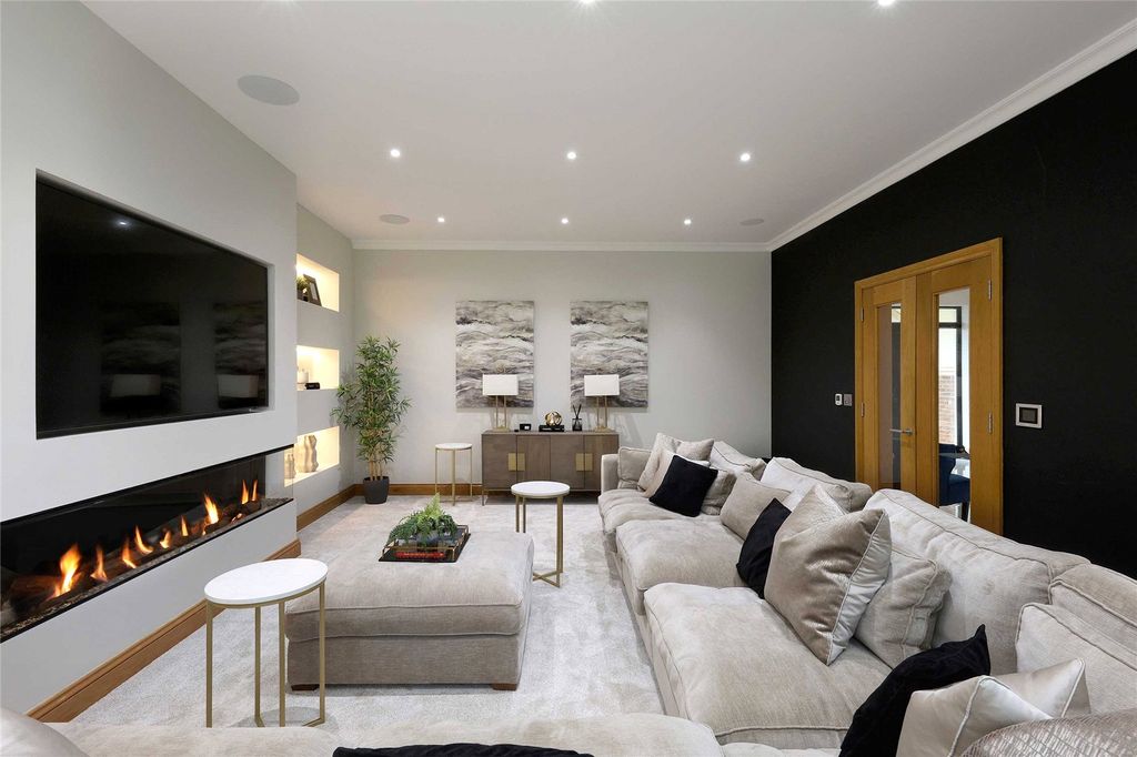 Additional image 3 of 6 bed detached house for salePenn Road, Knotty Green, Beaconsfield, Buckinghamshire HP9