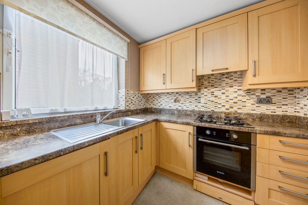 Additional image 7 of 2 bed flat for saleStand Road, Newbold, Chesterfield S41