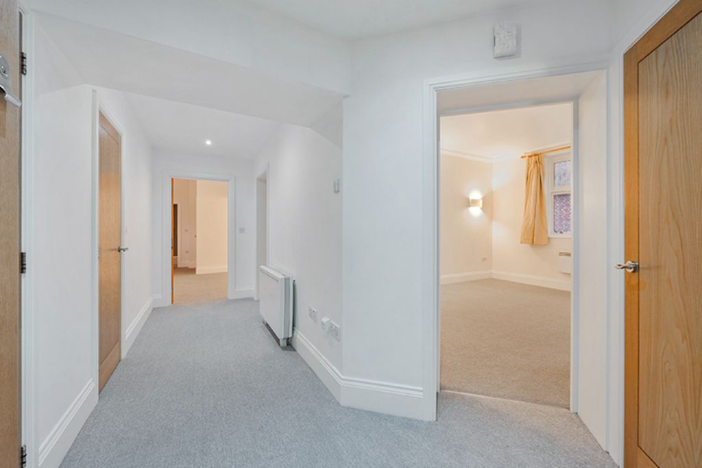 Additional image 5 of 2 bed flat for saleElizabeth Drive, Banstead SM7