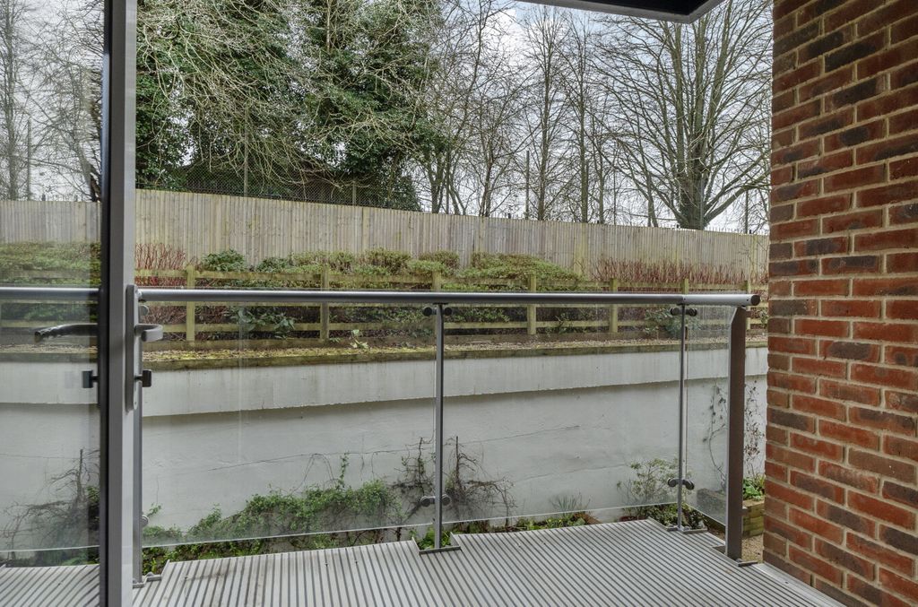 Additional image 4 of 2 bed flat for saleWayfarer Place, The Dean, Alresford SO24