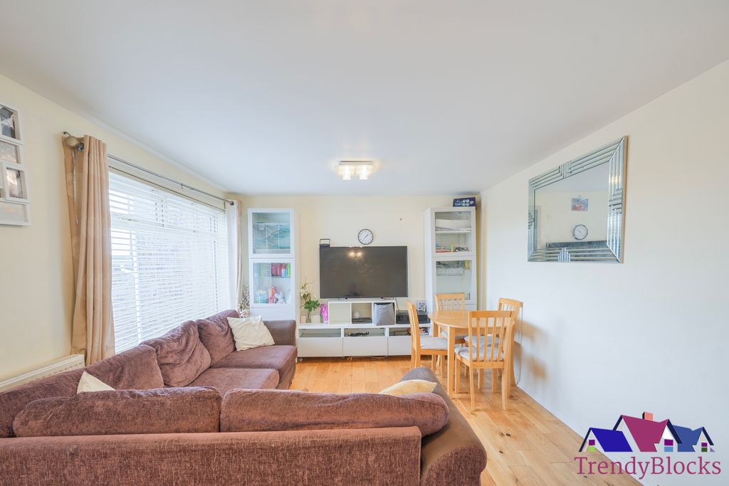 Additional image 3 of 3 bed terraced house for saleHillborough Grove, Chatham ME5