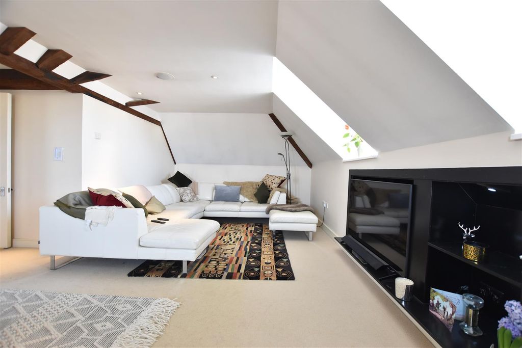 Additional image 5 of 3 bed flat for saleParkers Lane, Ashtead KT21