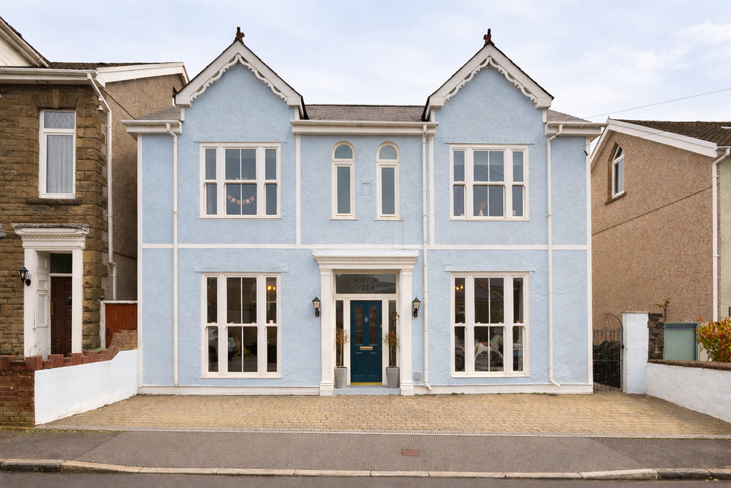 3 bed detached house for saleClifton Street, Aberdare, Rhondda Cynon Taf CF44
