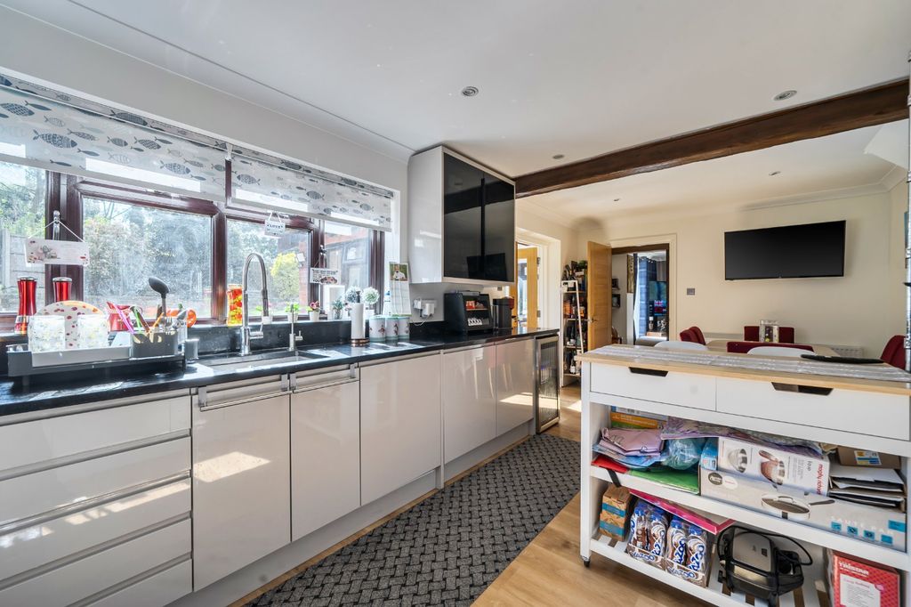 Additional image 8 of 5 bed detached house for saleVicarage Road, Reading, Berkshire RG2