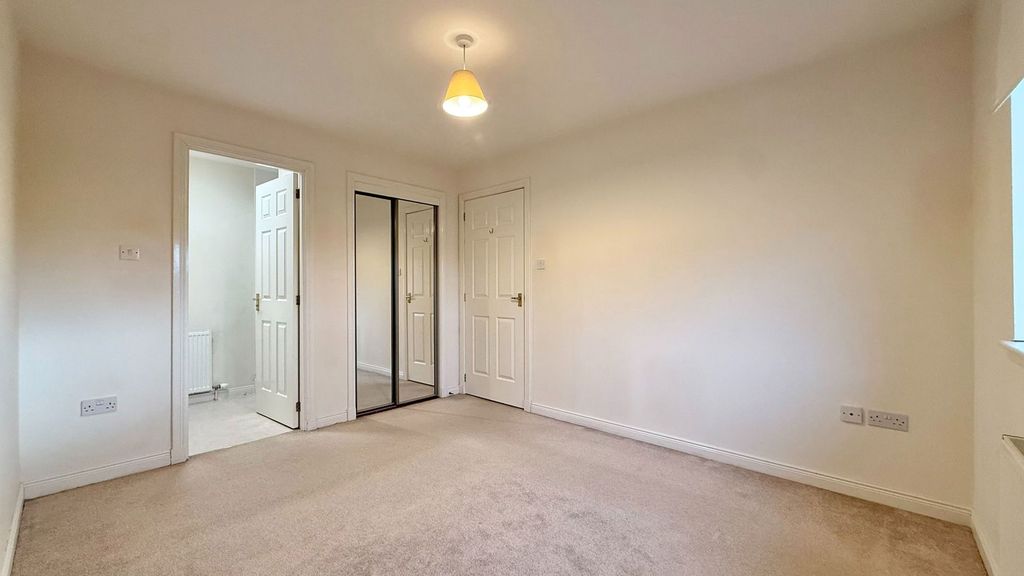 Additional image 10 of 2 bed flat for sale26 Culduthel Mains Circle, Inverness IV2