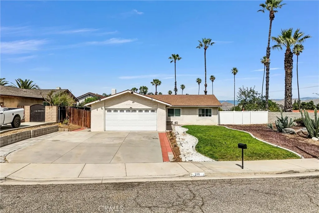 2111 Whitestone Drive, Riverside, CA 92506 photo 5