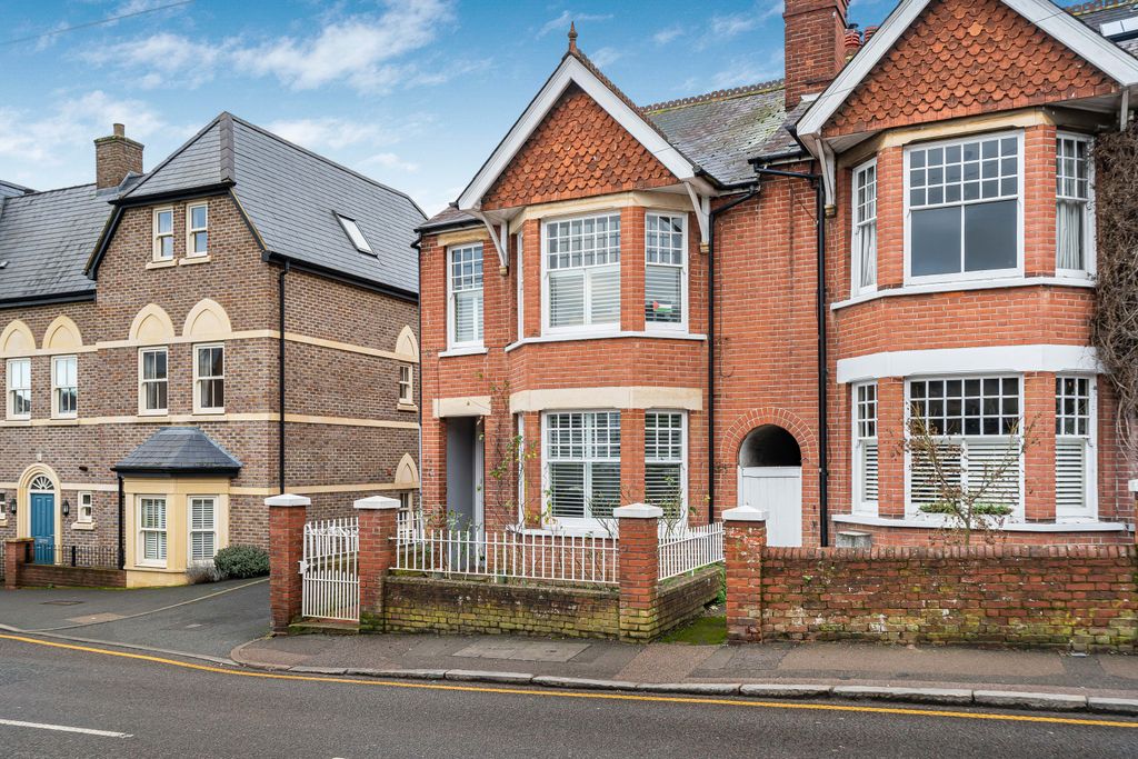 Additional image 20 of 4 bed end terrace house for saleKings Road, Berkhamsted, Hertfordshire HP4