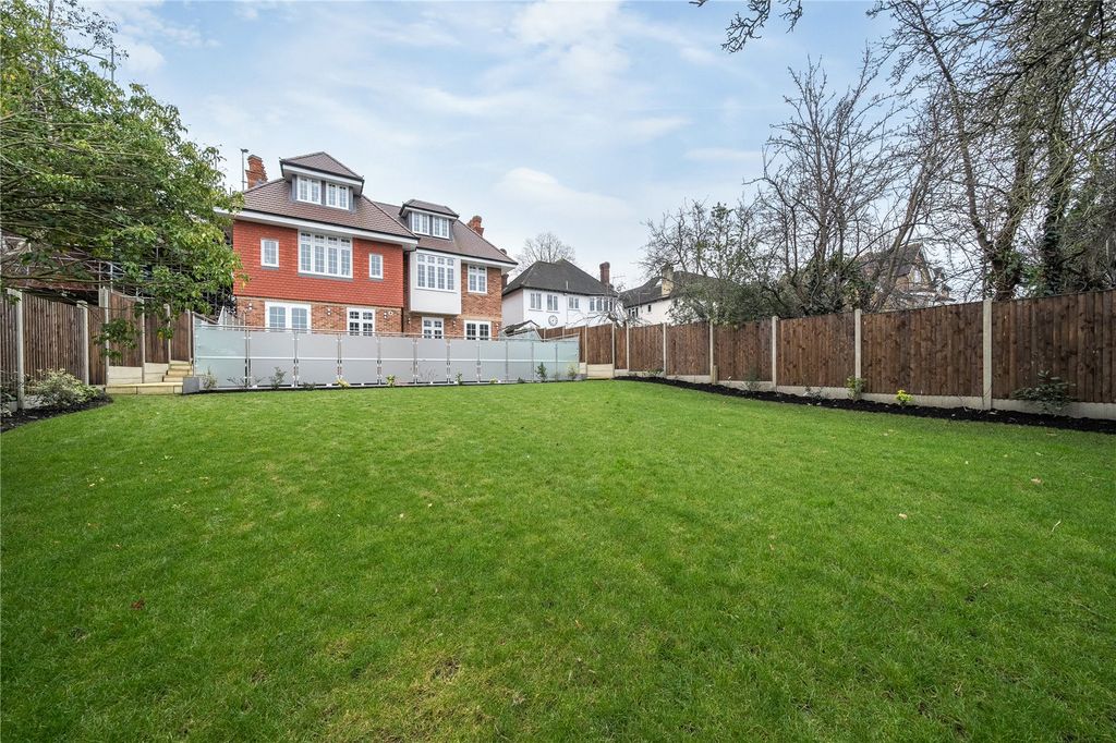 Additional image 9 of 2 bed flat for saleBromley Road, Beckenham BR3