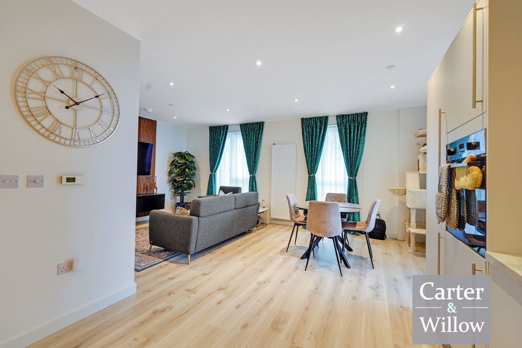 Additional image 7 of 3 bed flat for saleO'leary Mansions, Kings Hill, Barking IG11