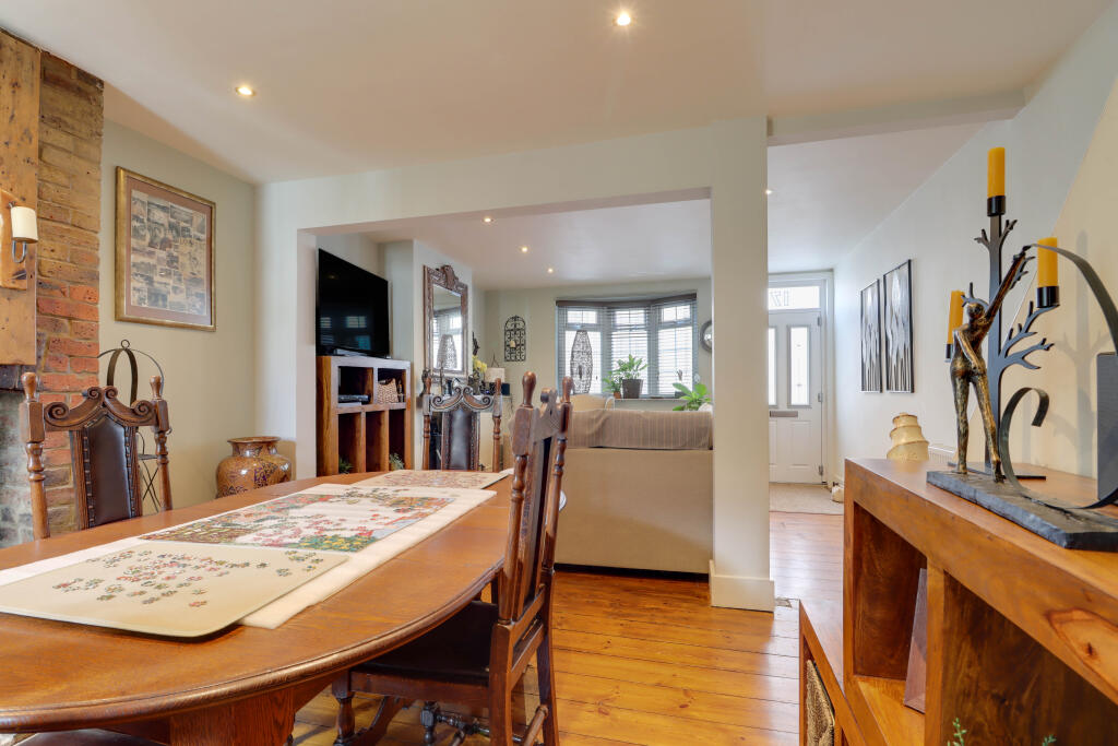 Additional image 13 of Park Street, St. Albans, Hertfordshire, AL2