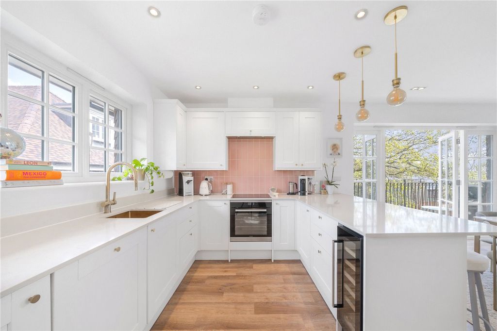 Additional image 5 of 2 bed flat for saleThe Avenue, Beckenham BR3