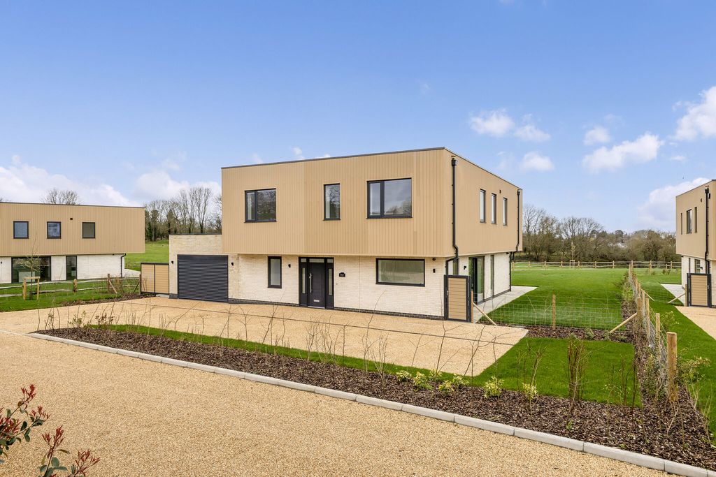 Additional image 21 of 4 bed detached house for saleCourtlands Park, Park Road, Banstead SM7