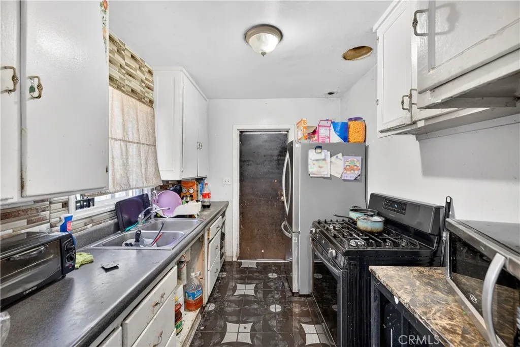 Additional image 8 of 705 S Thorson Avenue, Compton, CA 90221