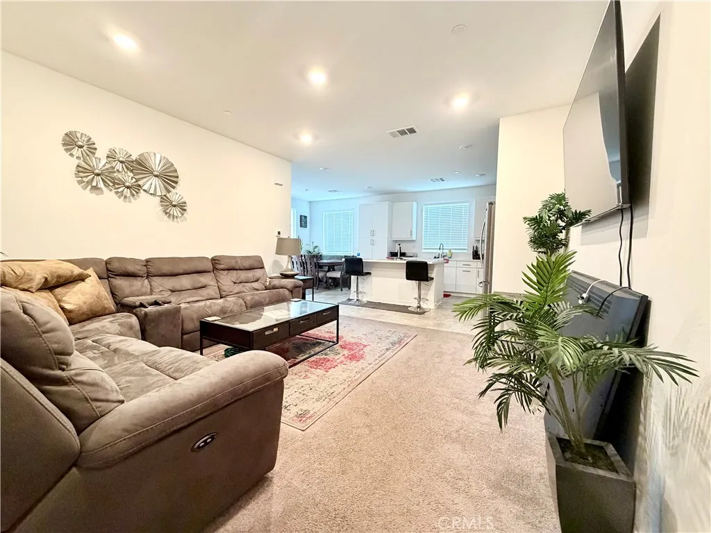 Additional image 4 of 16584 Poppy Seed Ln, Fontana, CA 92336