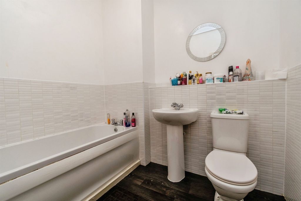Additional image 9 of 2 bed flat for saleLowbridge Walk, Bilston WV14