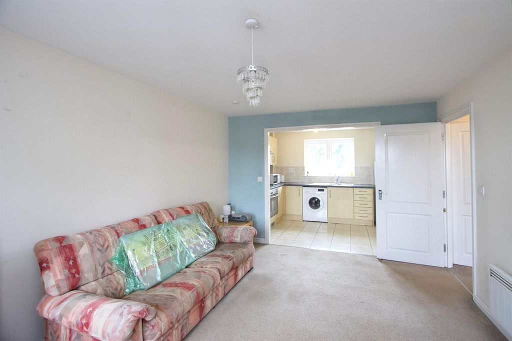 1 bed flat for saleBroadway, Cardiff CF24 photo 2