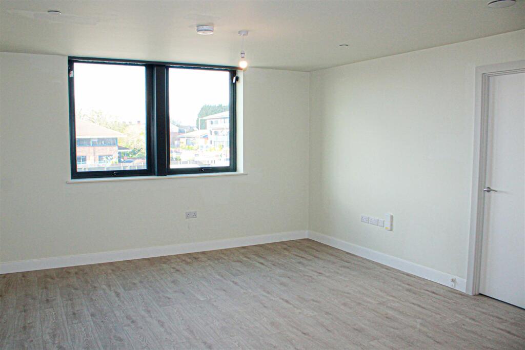 Additional image 4 of Three Bedroom Birmingham Road, West bromwich