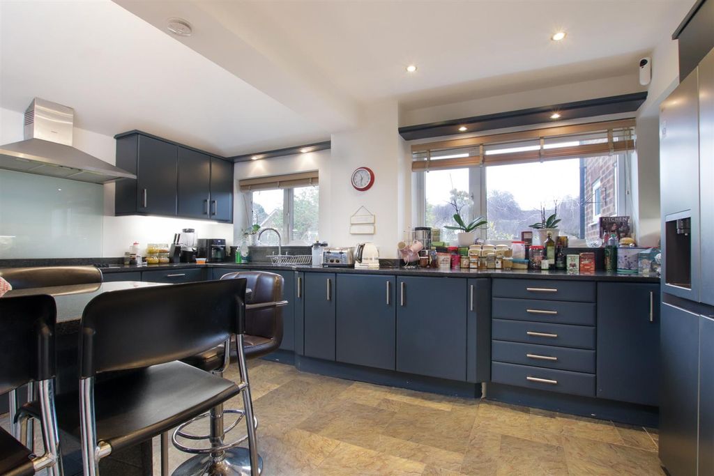 Additional image 9 of 4 bed detached house for salePennine Drive, Altrincham WA14