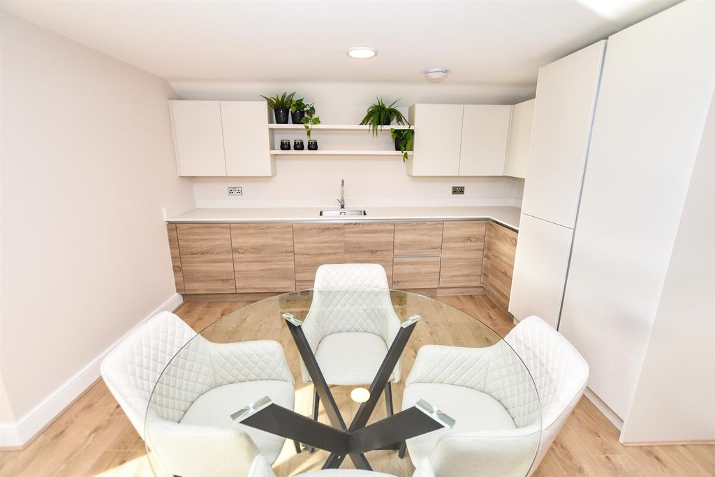 Additional image 14 of 2 bed flat for saleHigh Road, Benfleet SS7