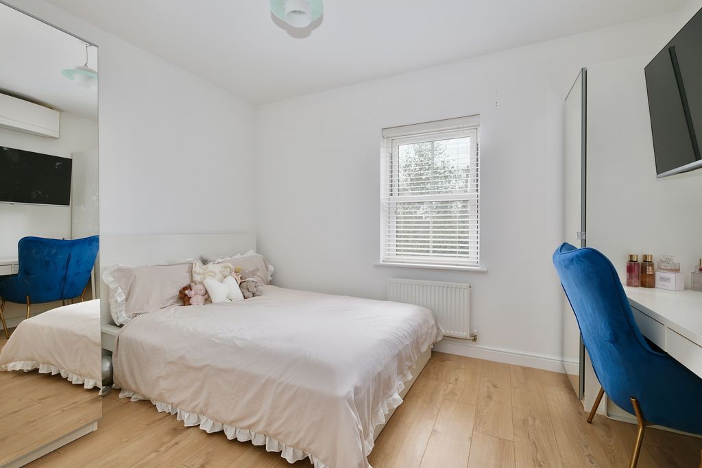 Additional image 13 of 5 bed detached house for saleDevon Drive, Biggleswade SG18