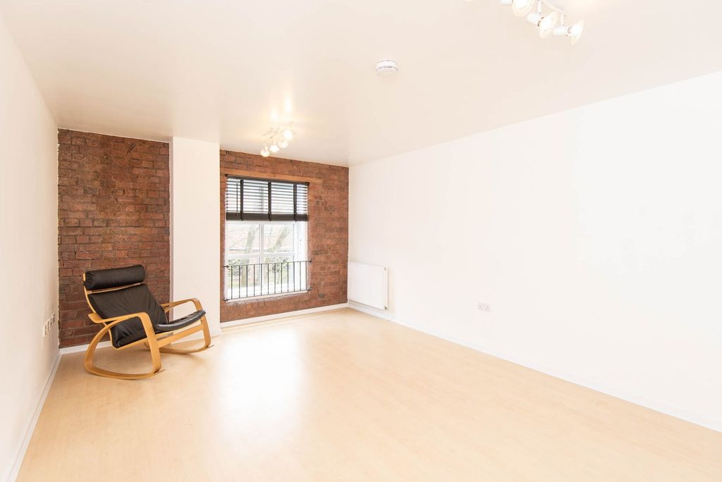 Additional image 2 of 2 bed flat for saleCamlough Walk, Chesterfield S41