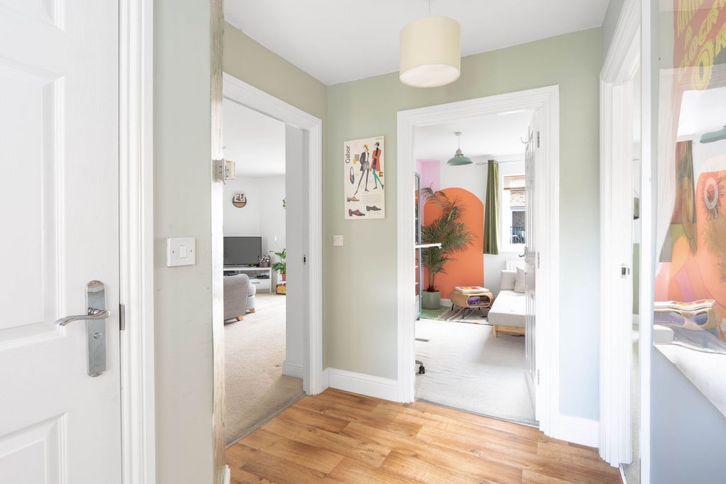 Additional image 5 of 2 bed flat for saleWoodhead Drive, Cambridge CB4