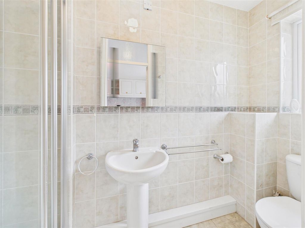 Additional image 7 of 2 bed flat for saleOld Manor Lawns, Long Lane, Beverley HU17