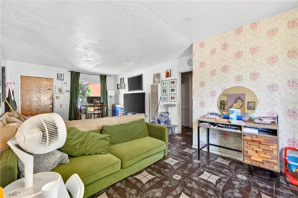 Additional image 31 of 705 S Thorson Avenue, Compton, CA 90221